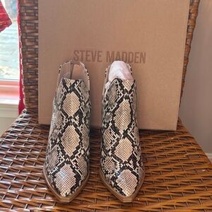 Steve Madden Women’s Alyse Booties